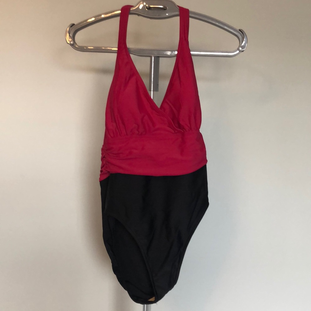 Body I.D. colour block one piece bathing suit